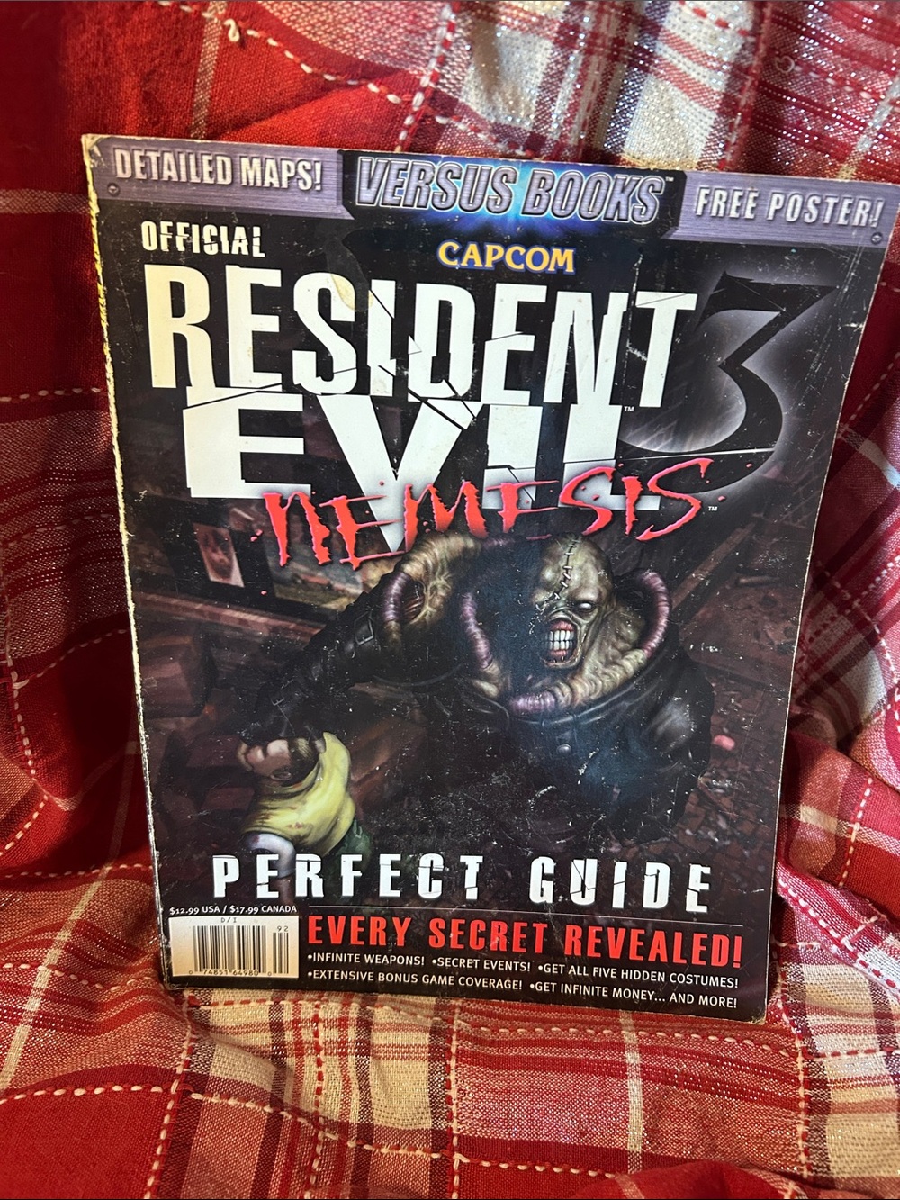 Capcom Resident Evil 3 Nemesis Perfect Guide - Black ( no poster)